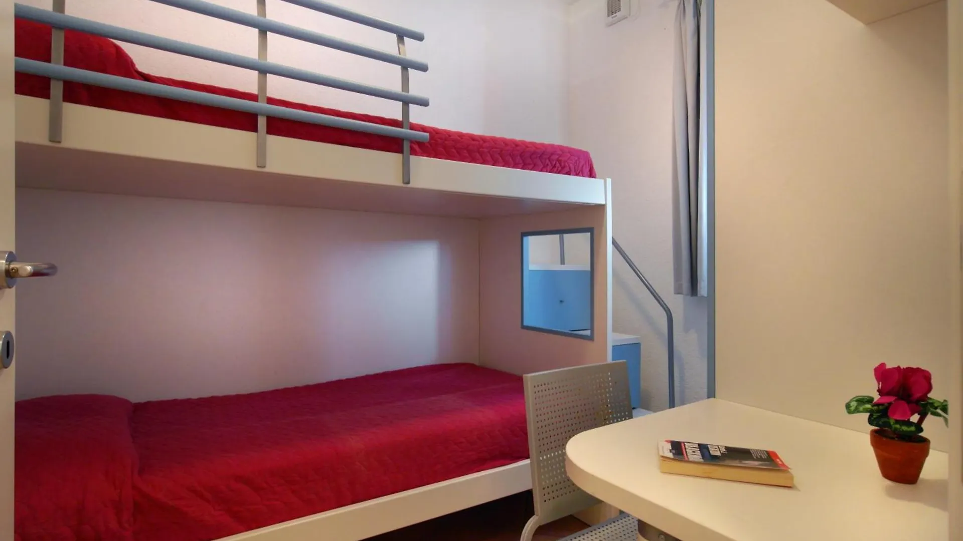 Perla Del Porto Apartments 산타테레사의갈루라 0*,